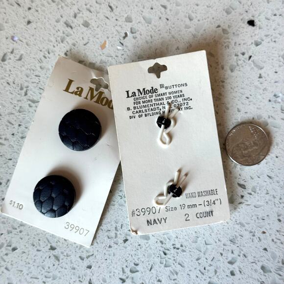 6 NEW 1970s Vintage Navy Blumenthal Domed Lattice Shank Buttons On Card 3/4" - Picture 6 of 7